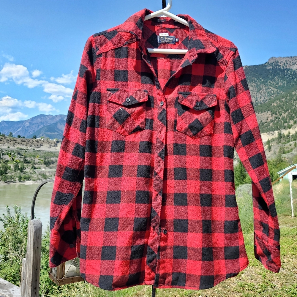 Red‎ plain flannel shirt - size small